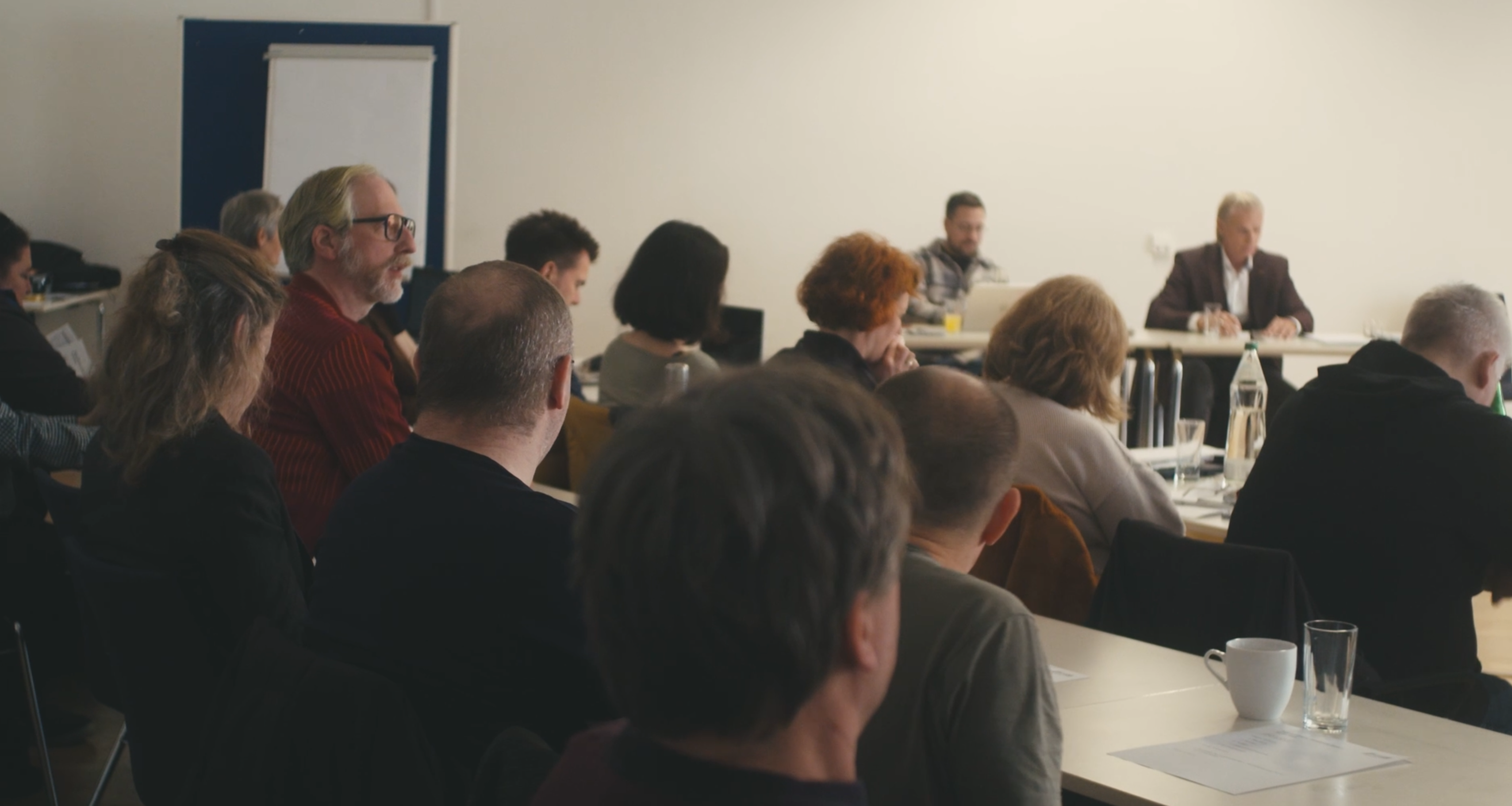 Politik und Wirtschaft sind gegen Frauenrechte und halten den Status der Benachteiligung nach wie vor aufrecht!